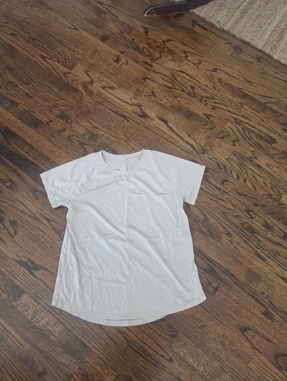 Womens Tek Gear Gray Short-Sleeve Crew Neck Workout Top. Size Large.